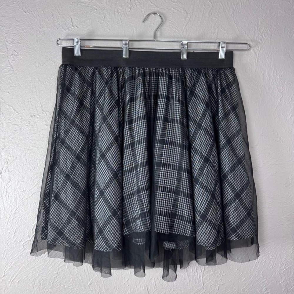 Torrid sz 2 Black and white Houndstooth Tulle Skater Skirt Pull on elastic waist